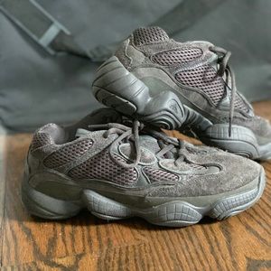Yeezy 500 utility black brand new